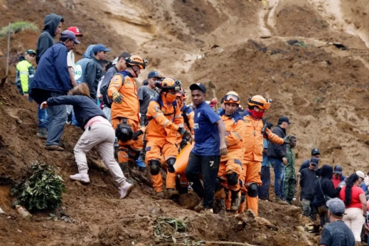 Kolombiya'da toprak kayması: 10 ölü