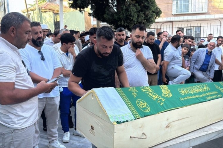 Tekirdağ'daki silahlı saldırıda hayatını kaybeden çocuk toprağa verildi