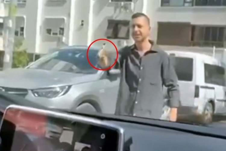 Trafikte tartıştığı kadınlara tabanca doğrultan sürücü tutuklandı