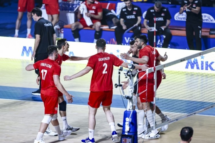 A Milli Erkek Voleybol Takımı, Ukrayna'ya 3-0 mağlup oldu