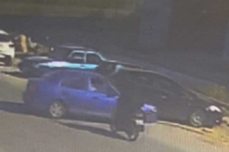 Bursa'da otomobil ile çarpışan motosikletli yaralandı