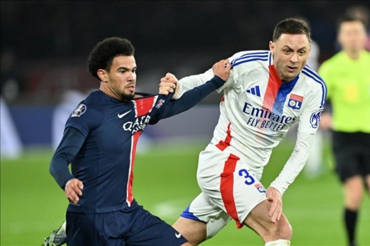 Paris Saint Germain, küme düşen Lyon'u kurtarıyor