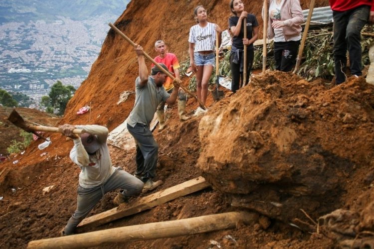 Kolombiya'daki toprak kaymasında ölenlerin sayısı 22'ye yükseldi