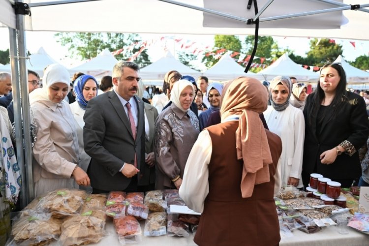 Bursa'da deprem bölgesi kadınlarının El Emekleri Festivali'ne büyük ilgi