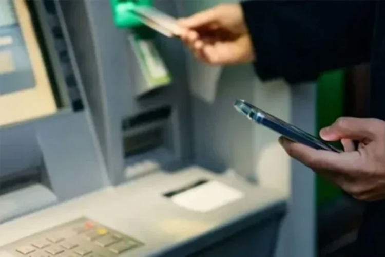 Banka hesabını arkadaşına verdi başına gelmeyen kalmadı