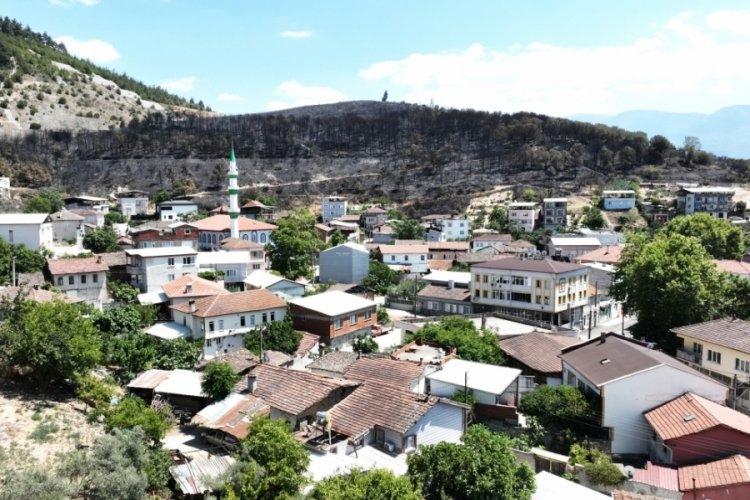  Bursa'da faciayı yaşayan mahallede yangından geriye bu manzara kaldı