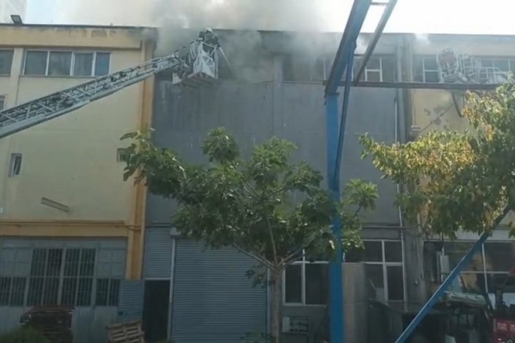 Bebek bezi fabrikasında çıkan yangın söndürüldü