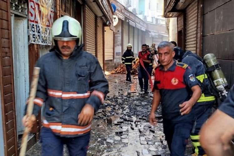 Havai fişek deposunda çıkan yangın söndürüldü
