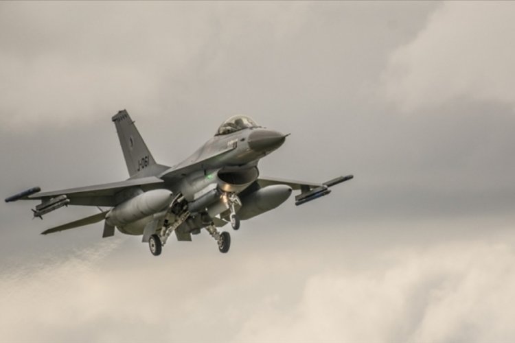 Ukrayna'da F-16 uçağı düştü: 1 ölü