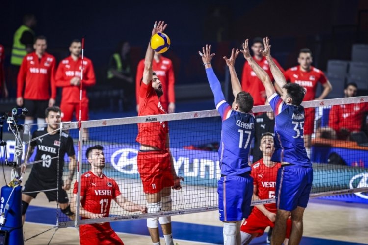 A Milli Erkek Voleybol Takımı, Fransa'ya mağlup oldu