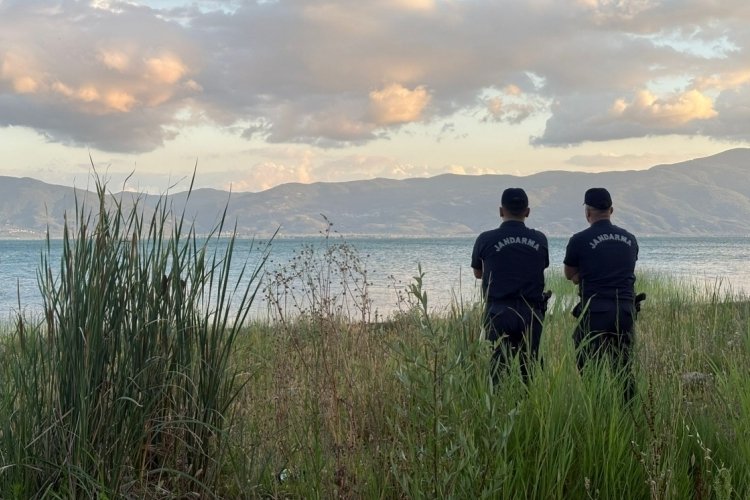 Bursa'da onu arıyorlardı! Gölde kaybolan gençten haber var...