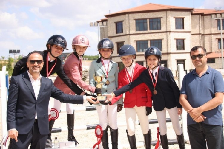 Bursalı gençlerden Pony Türkiye kupasında büyük başarı!
