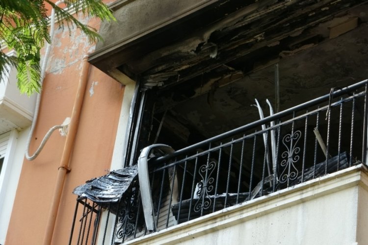 İsviçre'den tatil için geldikleri evleri 1 saat sonra küle döndü