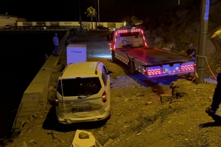 Yol sanılan bina enkazına ikinci kez araç uçtu