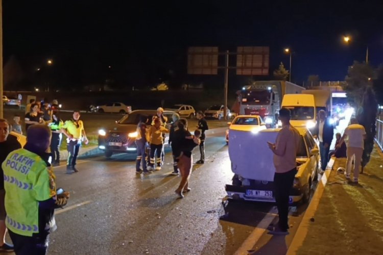 Bursa'da korkutan zincirleme kaza! Çok sayıda yaralı...