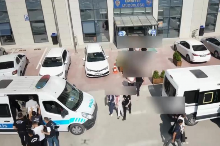 Yalova merkezli 8 ilde siber dolandırıcılık operasyonu: 7 tutuklama
