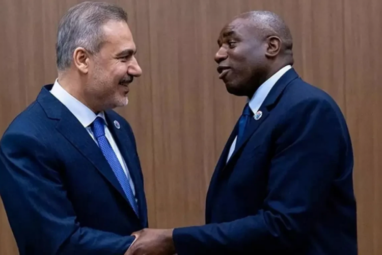 Bakan Fidan, İngiliz mevkidaşı ile görüştü