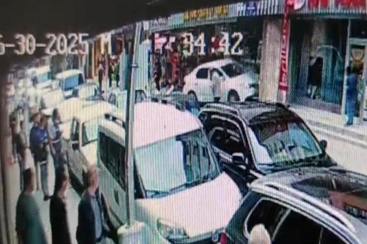 Alkollü sürücü şehri birbirine kattı, 2 çocuk otomobilin altında kalmaktan son anda kurtuldu