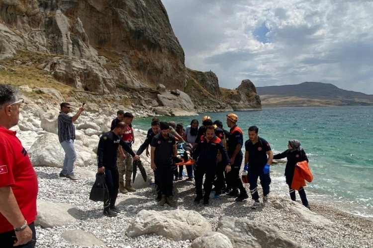 Van Gölü'ne giren 14 yaşındaki çocuk akıntıya kapılarak boğuldu