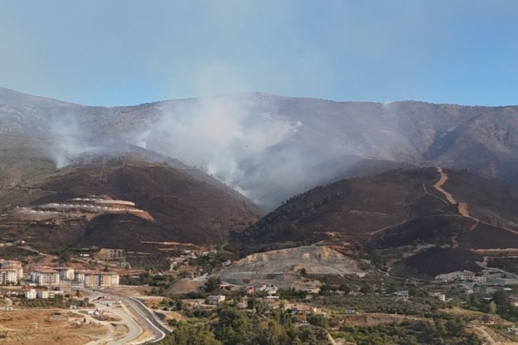 Hatay'da yangın bölgesi havadan görüntülendi