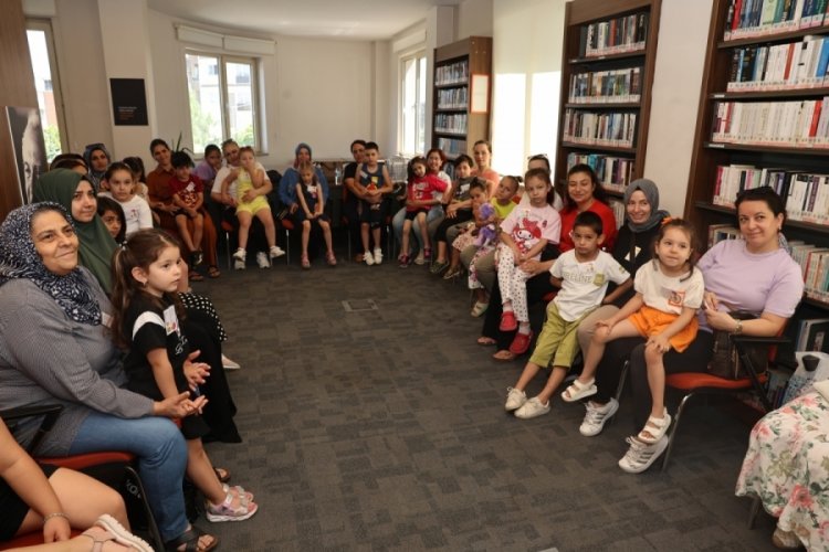 Bursa'da anneler ve çocuklar yaz tatilinde kütüphanelerde buluşuyor