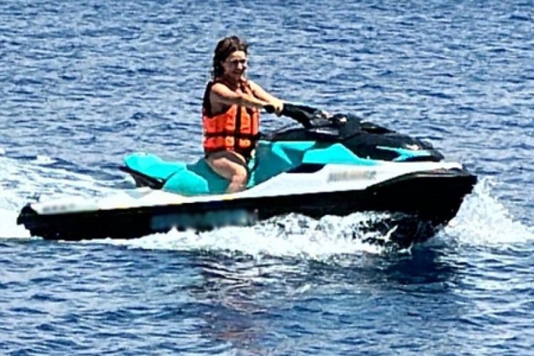 Ece Mumay'dan jet-ski şov