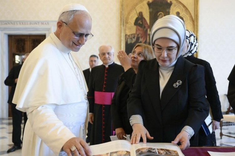 Emine Erdoğan, Papa 14. Leo ile görüştü