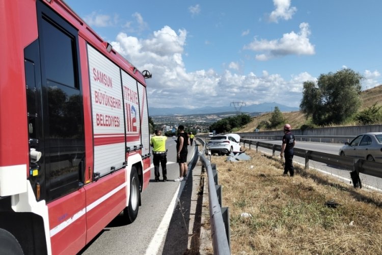 Otomobilden yara almadan çıktılar