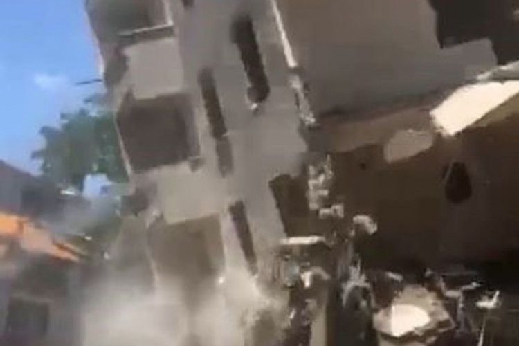 Korku dolu anlar! Yıkımı yapılan bina bir anda çöktü