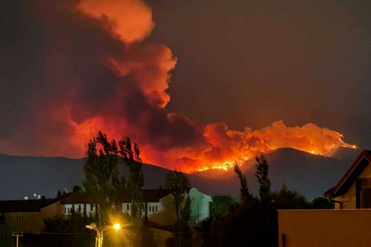 Bir yangın da Ödemiş'te: 3 mahalle tahliye edildi