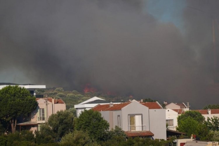  İzmir-Çeşme kara yolu ulaşıma kapatıldı