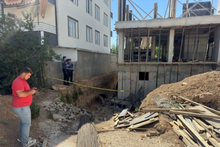 İnşaattan düşen kalıp ustası hayatını kaybetti