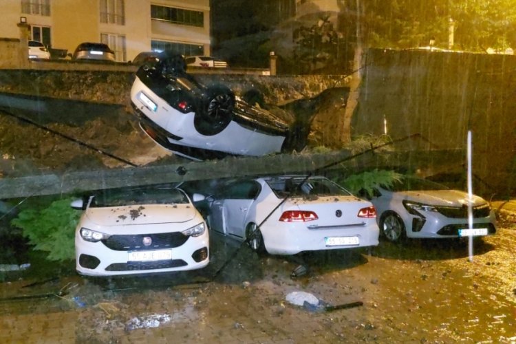 Görenleri şaşkına çeviren manzara! Duvar yerle bir oldu