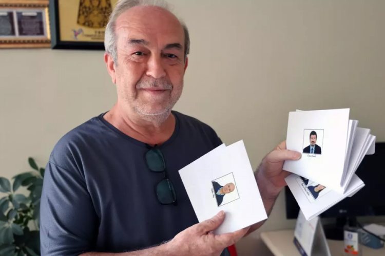 Kızının düğünü için özel hazırladı! Davetiyeyi gören şaşkına dönüyor