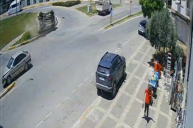 Kazada devrilip, tekrar tekerlerinin üzerine düştü