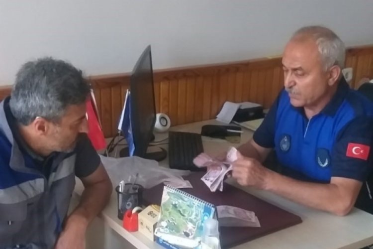 Ankara'da ATM'de bulunan 40 bin lira sahibine teslim edildi