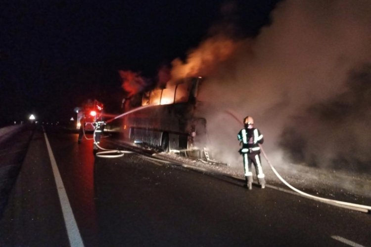 İşçi servis otobüsünde korkutan yangın