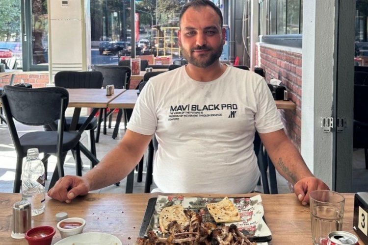 1 saatte 100 kanat yiyip üstüne 15 bin lira kazandı