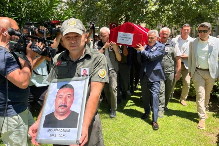 En acı veda! Yangında şehit olan orman personeli böyle uğurlandı