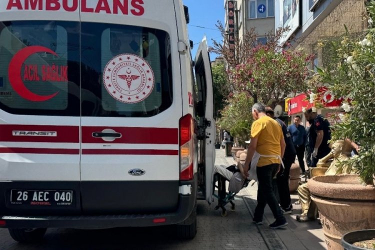 Eskişehir'de yaşlı vatandaş bir anda yere yığıldı