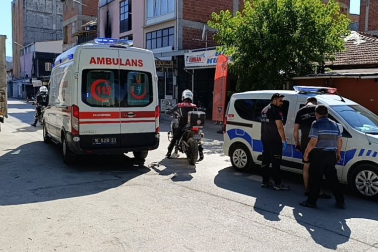 Bursa'da ilginç olay! Kocasını önce bıçakladı, sonra bisikletle hastaneye götürdü