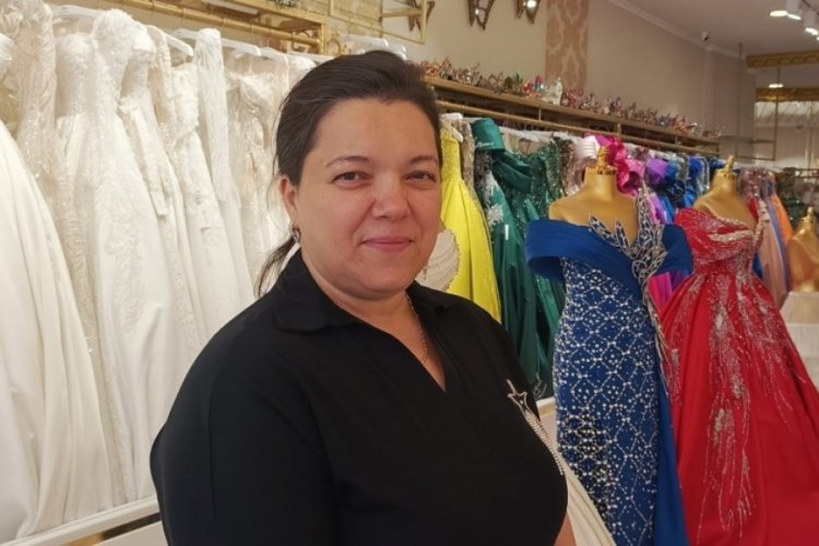 Kiralık elbise! Bursa'da yeni moda...