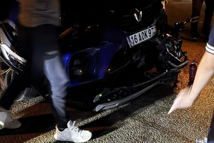 Bursa'da ters yönden gelen otomobil can yaktı!