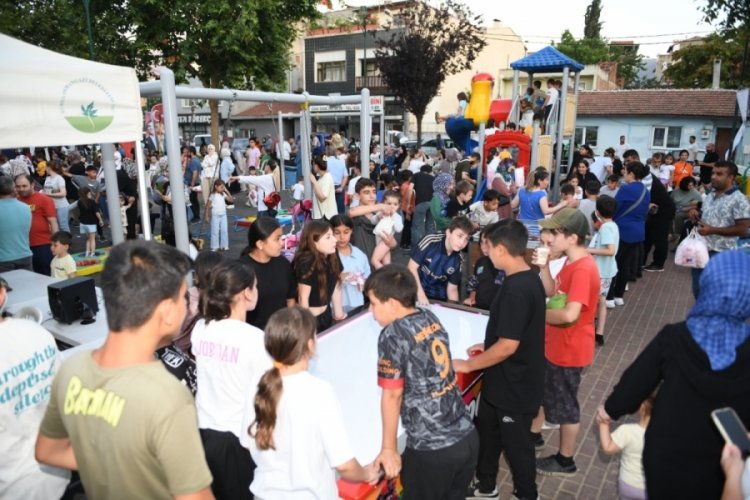 Bursa'da bir mahalleye neşe geldi! 7'den 70'e herkes eğlendi...