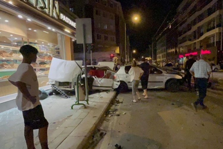 Kontrolden çıkıp kaldırımda yürüyen vatandaşa böyle çarptı!