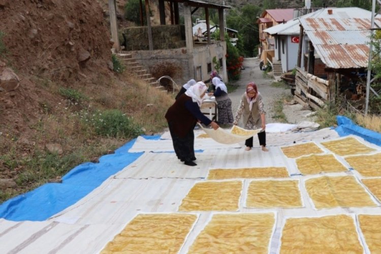 Dev kazanlar damak çatlatan lezzet için kaynadı!