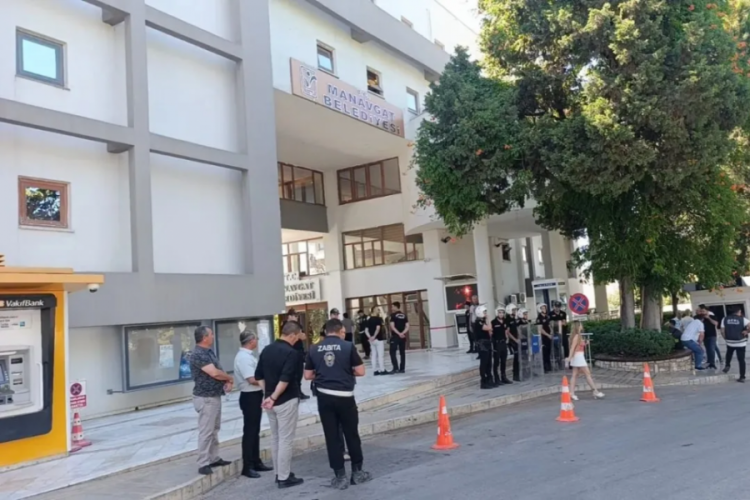 Manavgat Belediyesi operasyonu: 7 kişiye tutuklama talebi