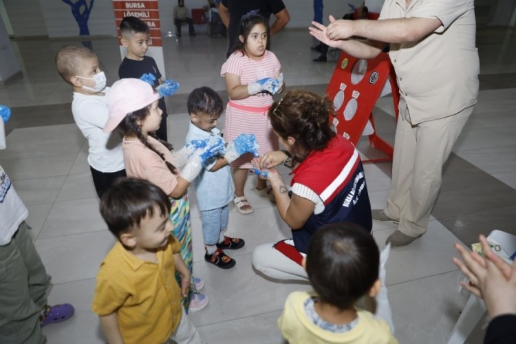 Büyükşehir'den lösemi tedavisi gören çocuklara moral