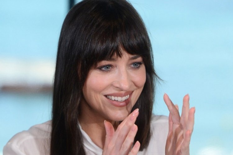 Dakota Johnson yönetmen koltuğuna oturuyor