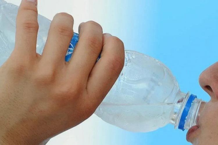 Sağlık Bakanlığı uyardı! Sıvı tüketimine ve beslenme düzenine dikkat